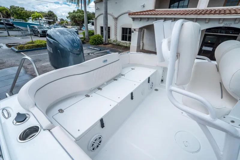 Slide: The Image of Sea Hunt Ultra 219 2026 - 11