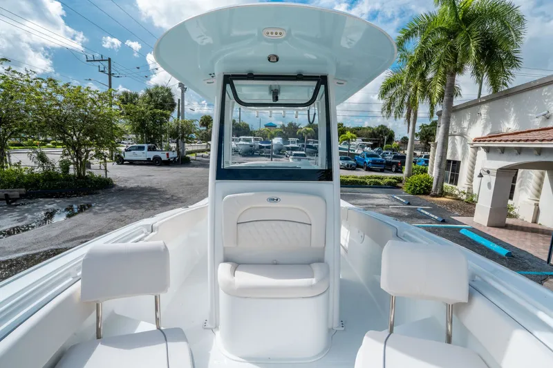 Slide: The Image of Sea Hunt Ultra 245 SE 2026 - 23