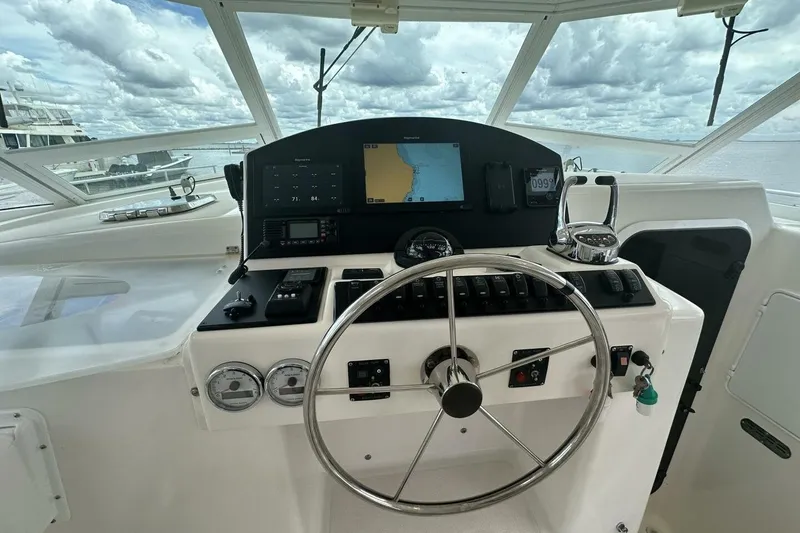 Slide: The Image of 2007 Manta 44 Power Cat 'Lah De Dah' - Helm - 1