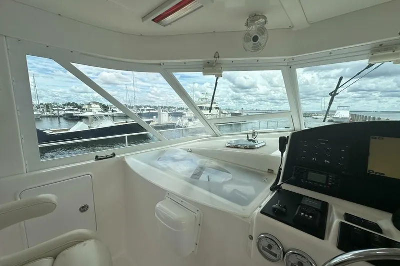 Slide: The Image of 2007 Manta 44 Power Cat 'Lah De Dah' - Helm - 21