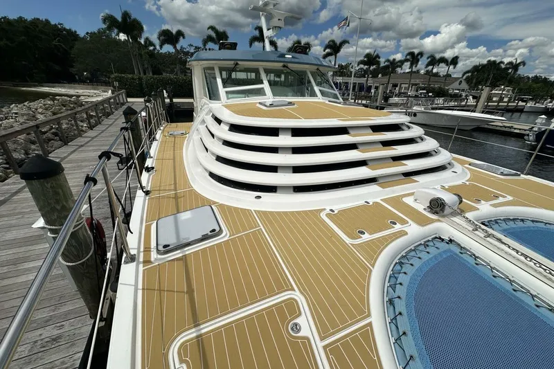 Slide: The Image of 2007 Manta 44 Power Cat 'Lah De Dah' - Foredeck - 40