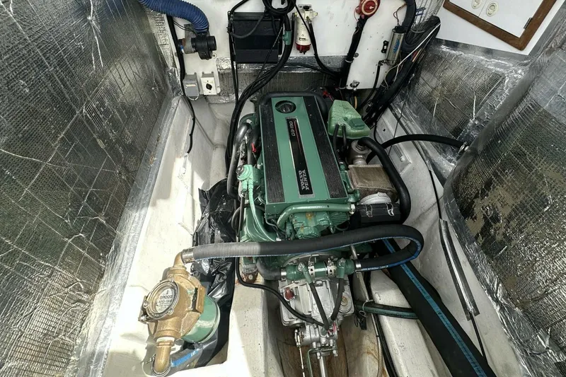 Slide: The Image of 2007 Manta 44 Power Cat 'Lah De Dah' - Engine - 46