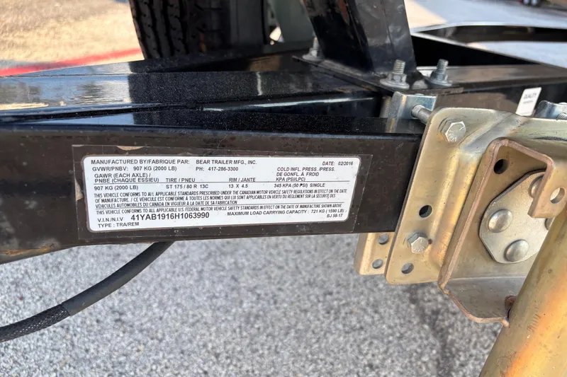 Slide: The Image of Trailer label on a 2017 G3 Eagle 170 PFX, showing specifications and VIN. - 47