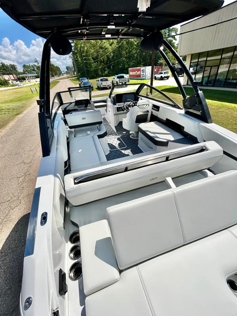 Slide: The Image of Cobalt R6 2026 - 61