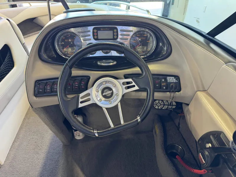 Slide: The Image of Malibu Wakesetter 21 VLX 2006 - 26