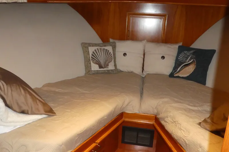 Slide: The Image of Cozy cabin interior of 1992 Ocean Alexander 456 Classicco with decorative pillows. - 20