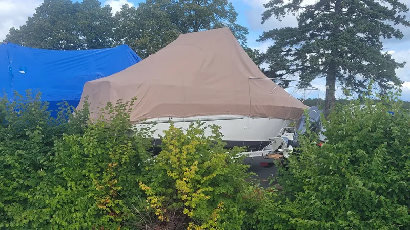 Slide: The Image of Maxum 2400 SCR 2000 - 4