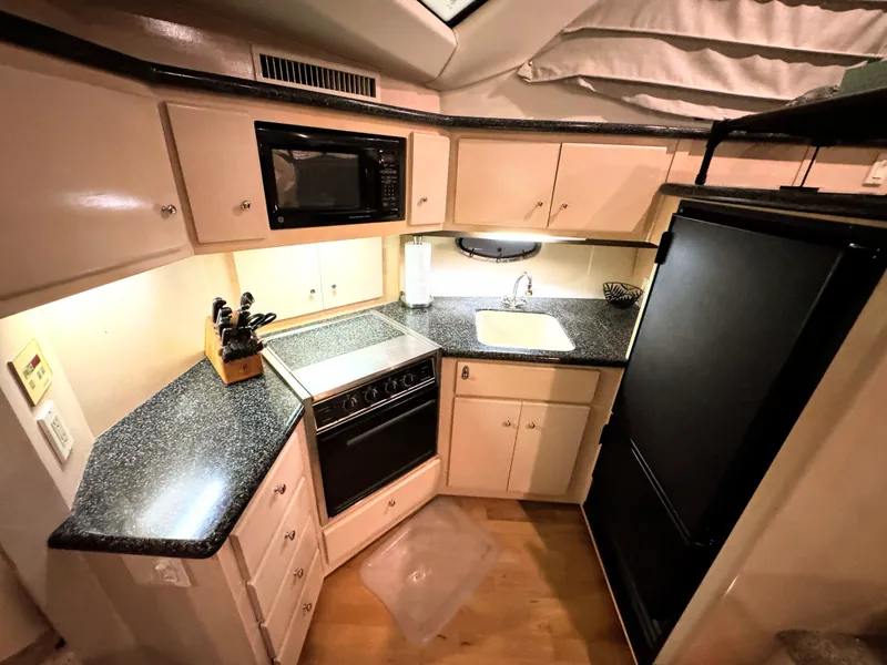 Slide: The Image of Carver 406 Aft Cabin Motor Yacht 1999 - 31