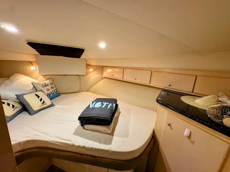 Slide: The Image of Carver 406 Aft Cabin Motor Yacht 1999 - 38