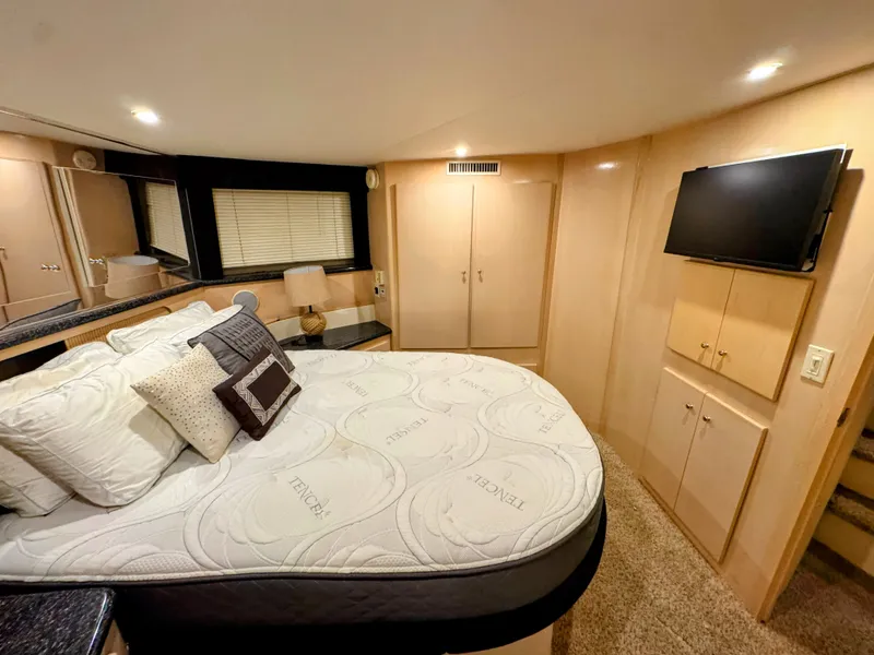 Slide: The Image of Carver 406 Aft Cabin Motor Yacht 1999 - 42