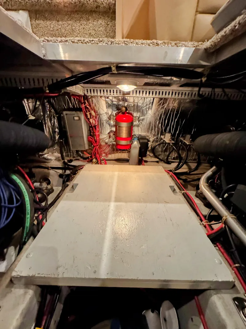 Slide: The Image of Carver 406 Aft Cabin Motor Yacht 1999 - 48