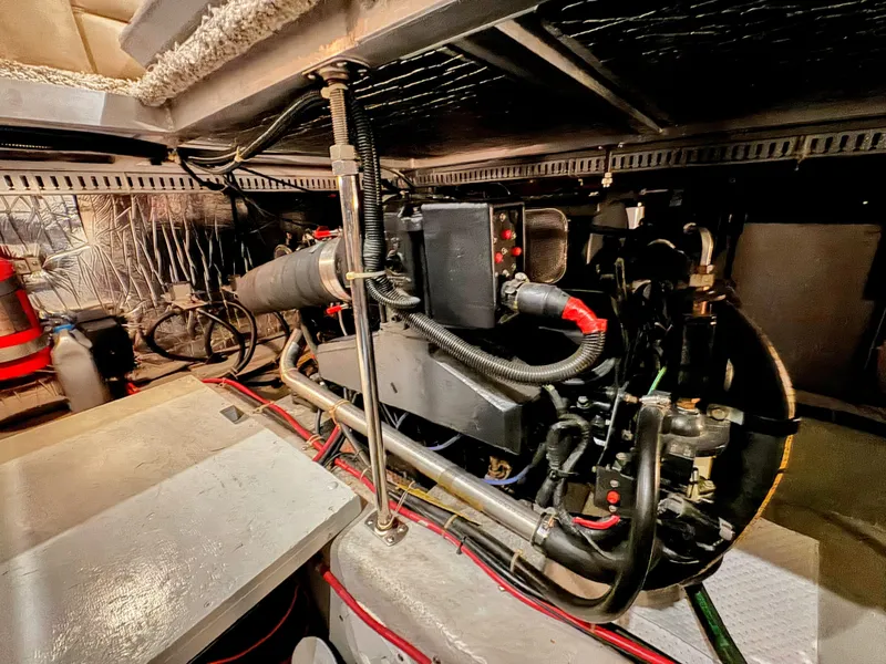 Slide: The Image of Carver 406 Aft Cabin Motor Yacht 1999 - 50