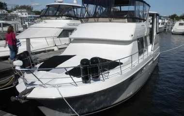 Slide: The Image of Carver 406 Aft Cabin Motor Yacht 1999 - 60