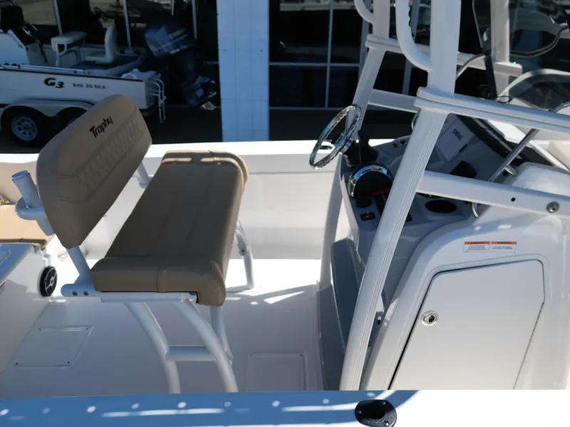 Slide: The Image of Bayliner TROPHY CC20 2026 - 17