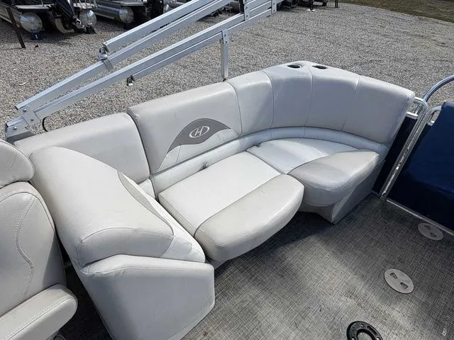 Slide: The Image of Harris Cruiser 220 2016 - 14