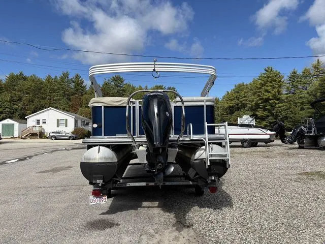 Slide: The Image of Harris Cruiser 220 2016 - 4