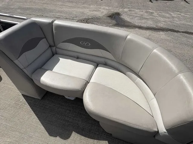 Slide: The Image of Harris Cruiser 220 2016 - 8