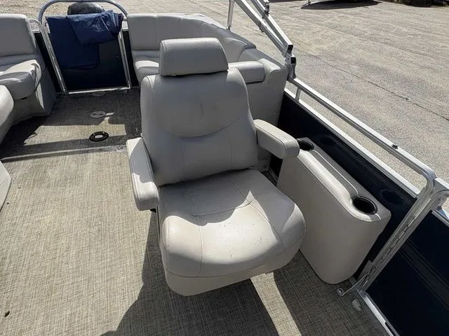 Slide: The Image of Harris Cruiser 220 2016 - 9