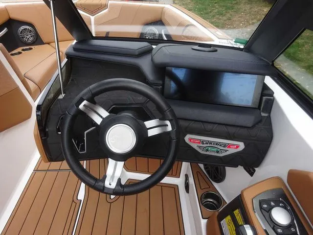 Slide: The Image of Nautique Super Air Nautique GS22 2025 - 11
