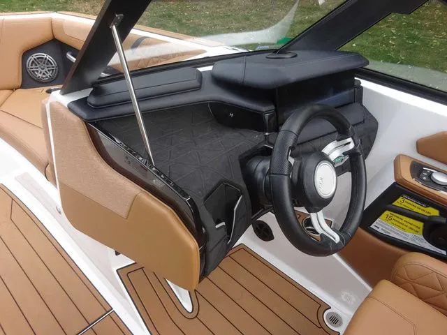 Slide: The Image of Nautique Super Air Nautique GS22 2025 - 12