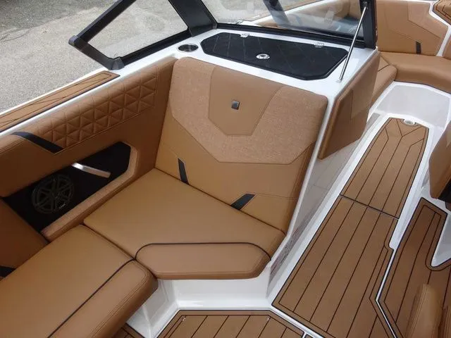 Slide: The Image of Nautique Super Air Nautique GS22 2025 - 13