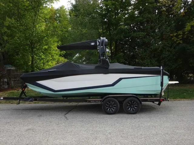 Slide: The Image of Nautique Super Air Nautique GS22 2025 - 20