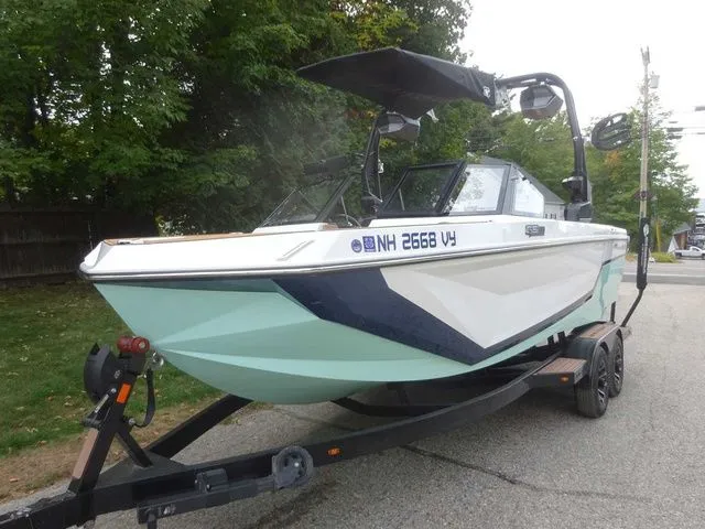 Slide: The Image of Nautique Super Air Nautique GS22 2025 - 4