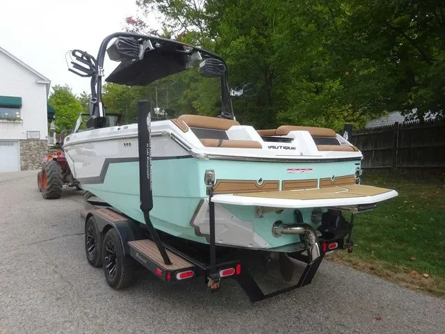 Slide: The Image of Nautique Super Air Nautique GS22 2025 - 5