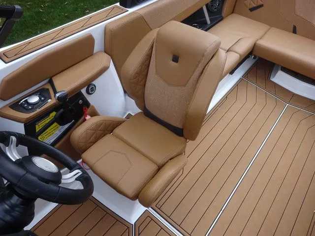 Slide: The Image of Nautique Super Air Nautique GS22 2025 - 9