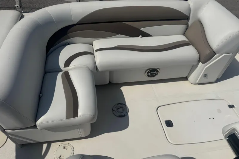 Slide: The Image of Manufacturer Provided Image: Top view layout of a 2013 Hurricane Fundeck 216 boat. - 13