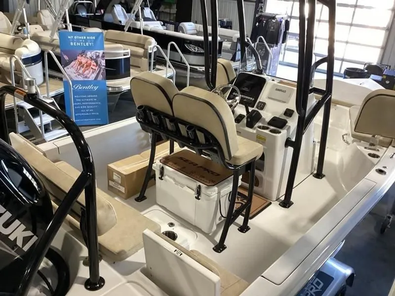 Slide: The Image of Sea Pro 21 Center Console 2024 - 5