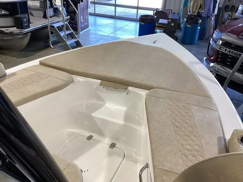 Slide: The Image of Sea Pro 21 Center Console 2024 - 7