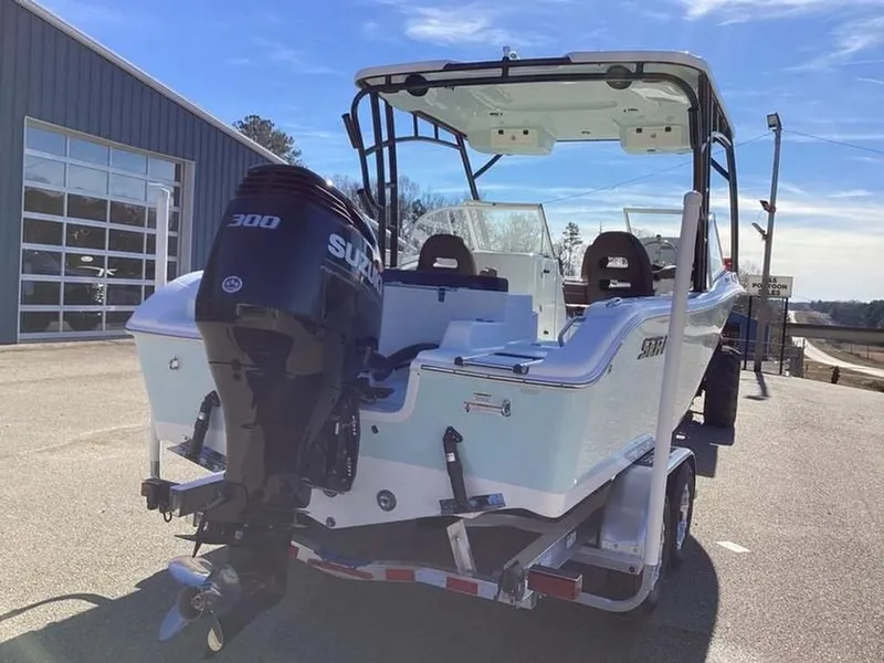 Slide: The Image of Sea Pro 240 DLX CC 2024 - 7