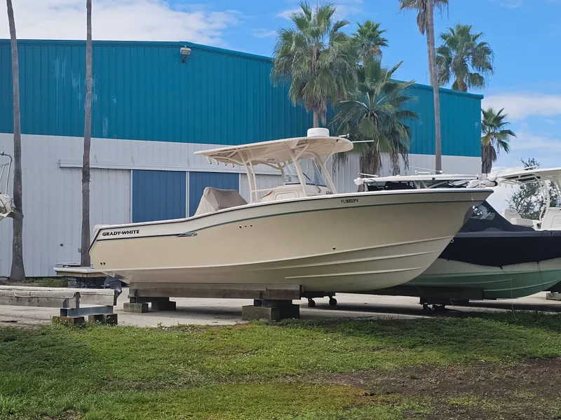 The Image of Grady-White Canyon 306 2015 - 0