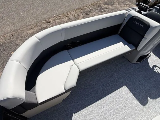 Slide: The Image of Harris Cruiser 210 FC 2026 - 11