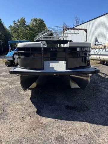 Slide: The Image of Harris Cruiser 210 FC 2026 - 3