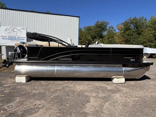 Slide: The Image of Harris Cruiser 210 FC 2026 - 5