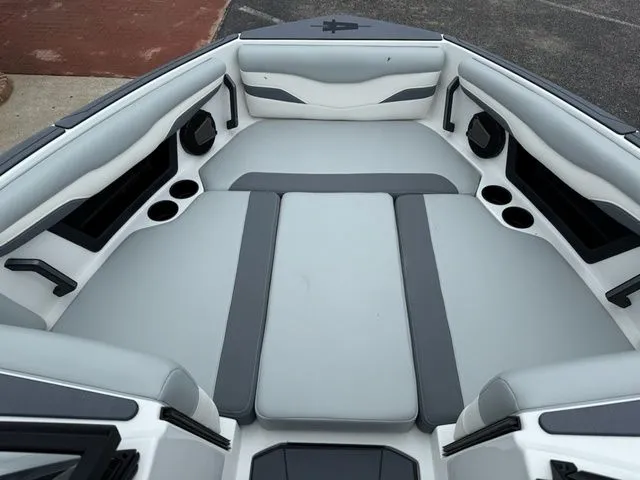 Slide: The Image of Axis Wake Research T Series T220 2026 - 10