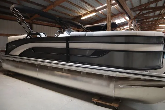 The Image of Lowe SS 210 WT 2026 - 1