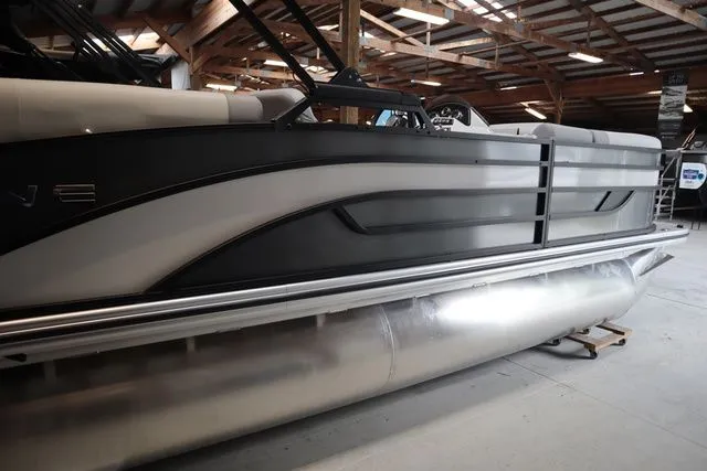 Slide: The Image of Lowe SS 210 WT 2026 - 3