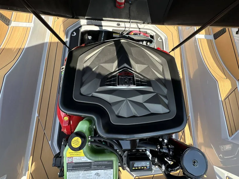 Slide: The Image of Nautique Ski Nautique 2026 - 14