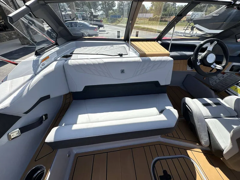 Slide: The Image of Nautique Ski Nautique 2026 - 16