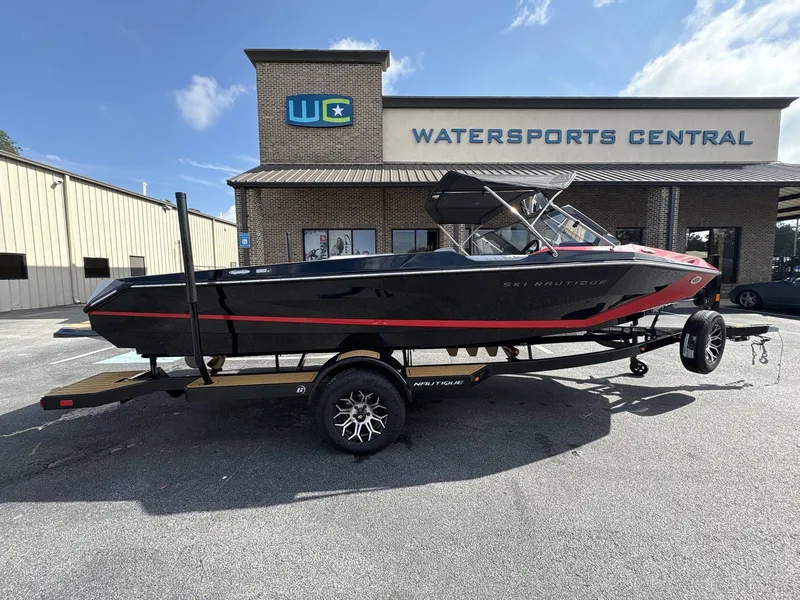 Slide: The Image of Nautique Ski Nautique 2026 - 18