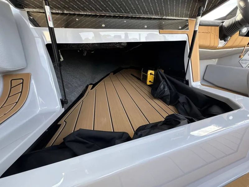 Slide: The Image of Nautique Ski Nautique 2026 - 21