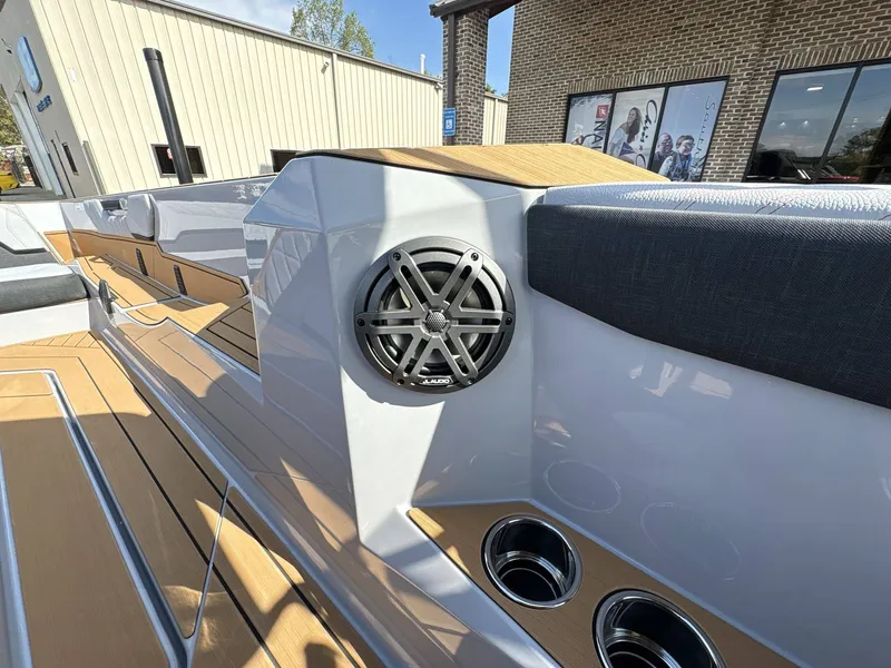 Slide: The Image of Nautique Ski Nautique 2026 - 23