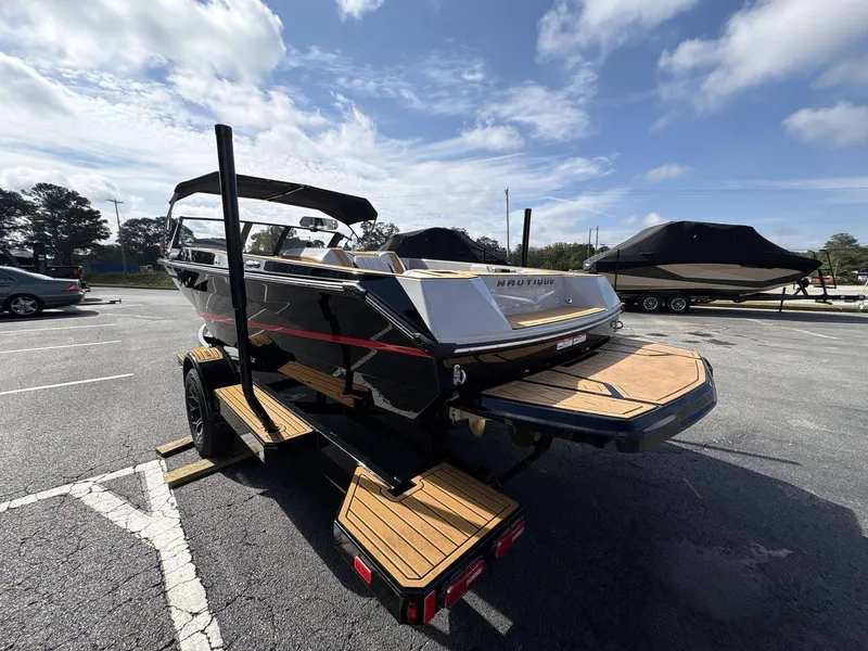 Slide: The Image of Nautique Ski Nautique 2026 - 33