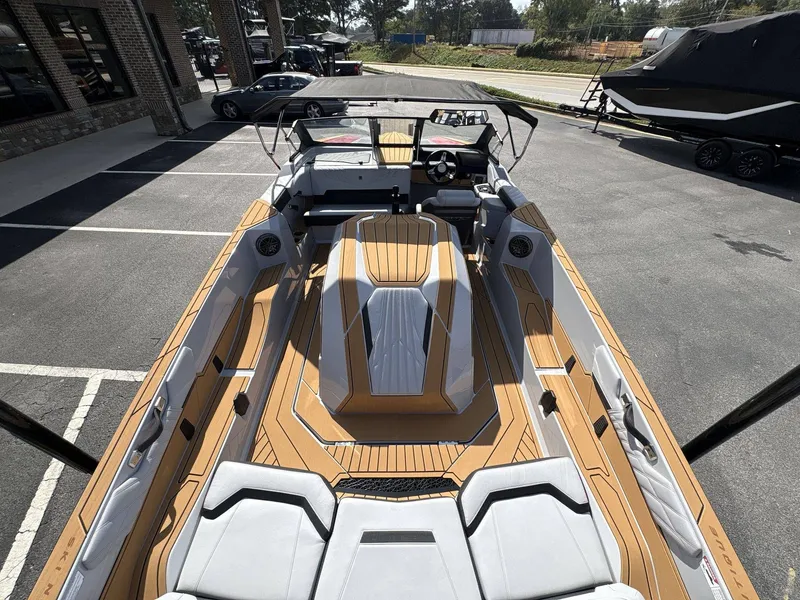 Slide: The Image of Nautique Ski Nautique 2026 - 34
