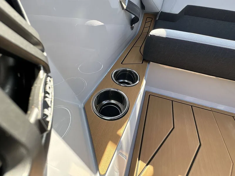 Slide: The Image of Nautique Ski Nautique 2026 - 35