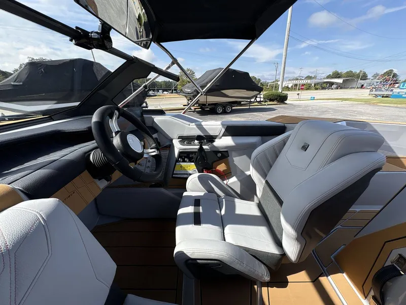 Slide: The Image of Nautique Ski Nautique 2026 - 36