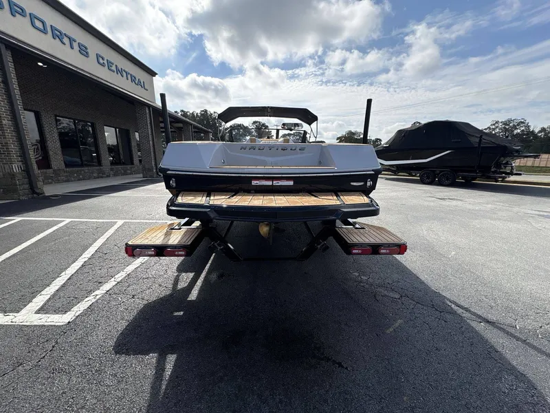 Slide: The Image of Nautique Ski Nautique 2026 - 5